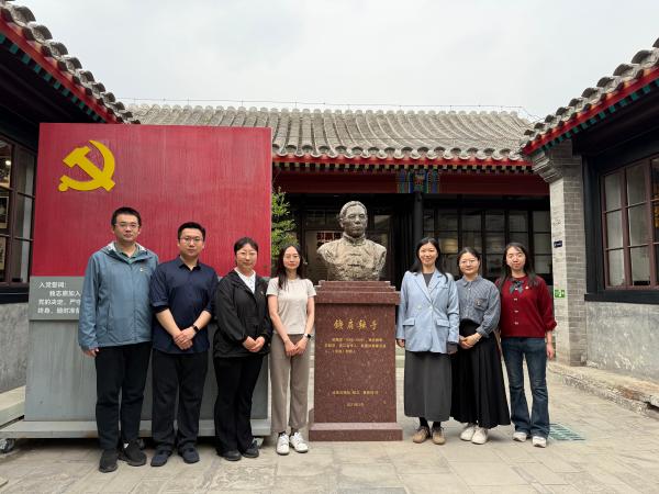 遵守“鐵規(guī)矩”，做好“學(xué)查改”——農(nóng)墾中心第一青年理論學(xué)習(xí)小組開展深入貫徹中央八項規(guī)定精神專題學(xué)習(xí)